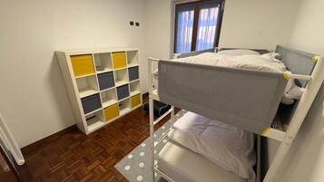 Bügeleisen/Bügelbrett, WLAN, Bettwäsche