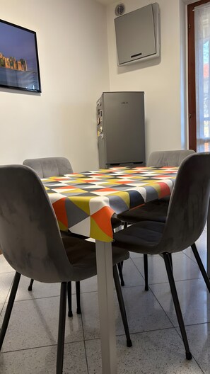 Dining - Villa 'In Saronno' with Balcony (Saronno)