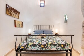 2 quartos, ferros/tábuas de passar roupa, Wi-Fi, roupa de cama
