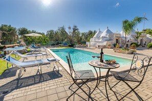 Pool - Trulli ConteCavallo in Latiano with Private Pool (Latiano)