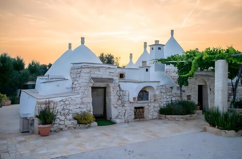 Trulli ConteCavallo in Latiano with Private Pool
