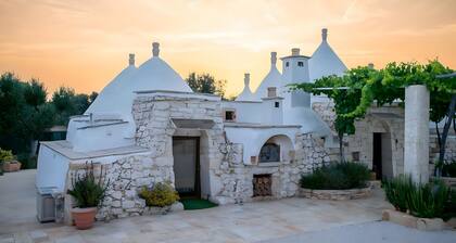 Trulli ConteCavallo in Latiano with Private Pool