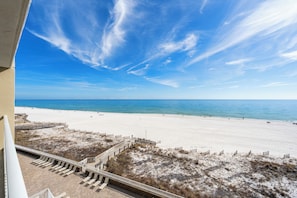 On the beach - 🐠🌞Beachfront w/ Corner Balcony | Indoor + Outdoor Pools | Romar Place 506🌞🐠 (Orange Beach)