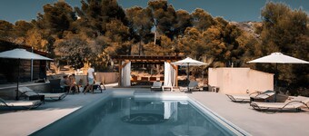Rural House 'El Cabeco' with Mountain Views, Shared Pool and Wi-Fi