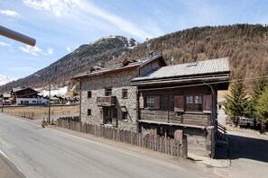 Exterior - Apartment 'Devislong' with Mountain View, Shared Garden and Wi-Fi (Palipert)