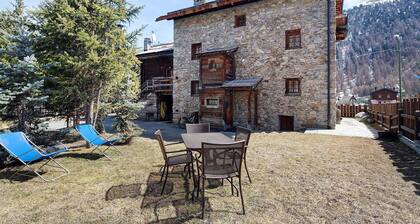 Apartment 'Devislong' mit Bergblick, Gemeinschaftsgarten und WLAN