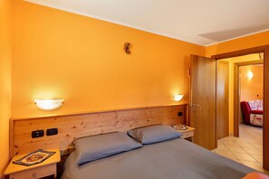 WiFi, bed sheets - Apartment 'Devislong' with Mountain View, Shared Garden and Wi-Fi (Palipert)