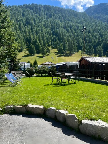 Appartement 'Lois' avec vue sur la montagne, jardin commun et Wi-Fi
