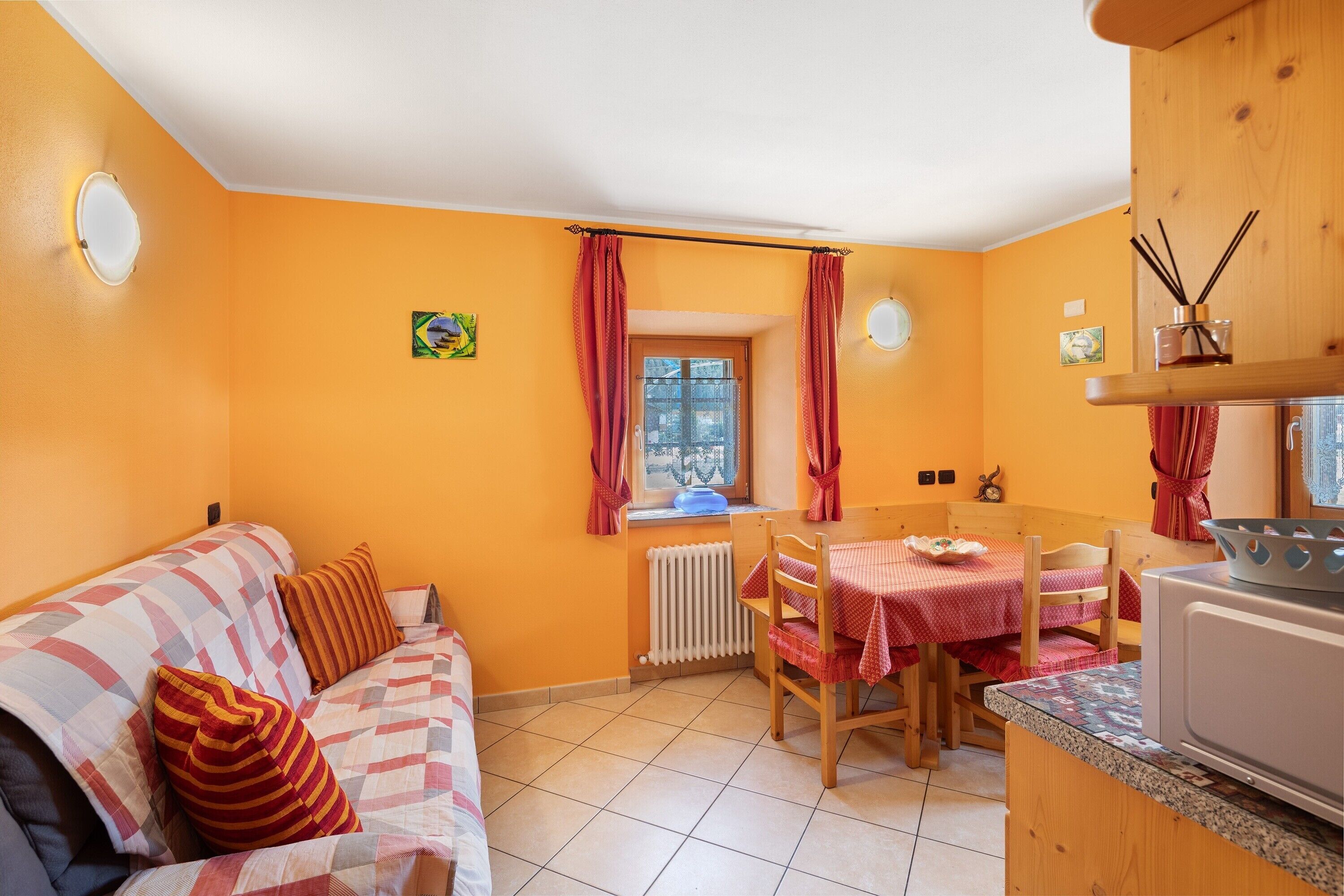 Appartamento 'Lois' Con Vista Montagna, Giardino Condiviso E Wi-fi - Livigno