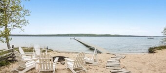 Villa Crystal/5bedrooms/Lakefront Luxury/Hot tub