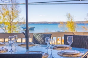 Outdoor dining - Villa Crystal/5bedrooms/Lakefront Luxury/Hot tub (Beulah)
