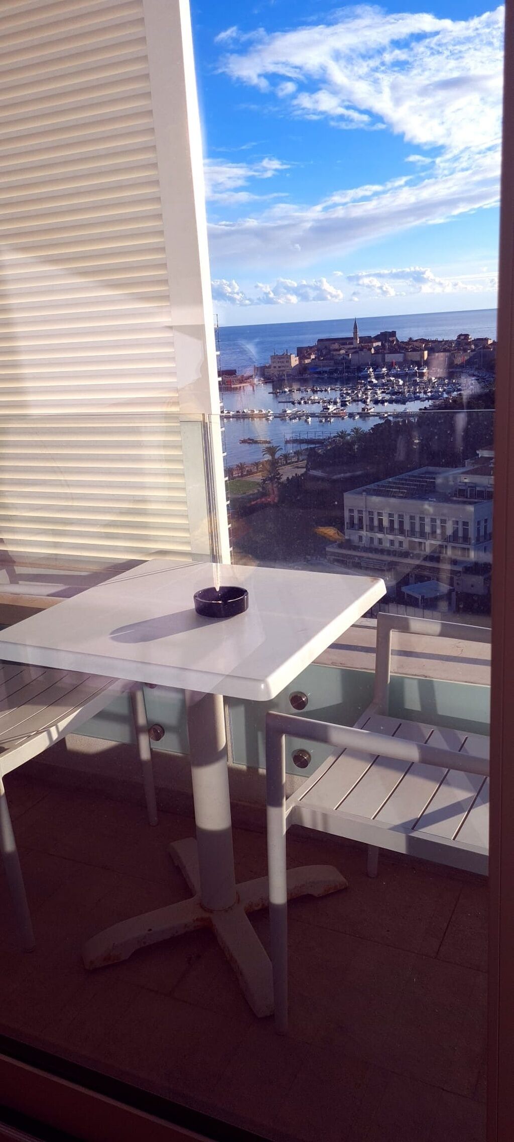 高级开间, 阳台, 部分海景 | 用餐