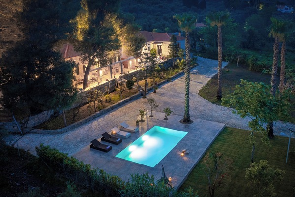 Astarte Villas - The Pine Tree Villa with Pool