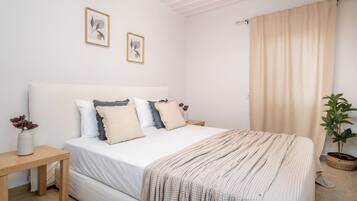 1 slaapkamer, een kluis op de kamer, een strijkplank/strijkijzer