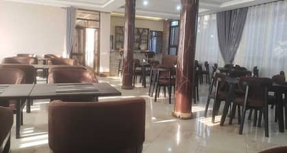 Chevas Hotel