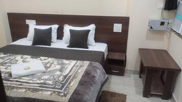 Deluxe Double Room | Desk, free WiFi
