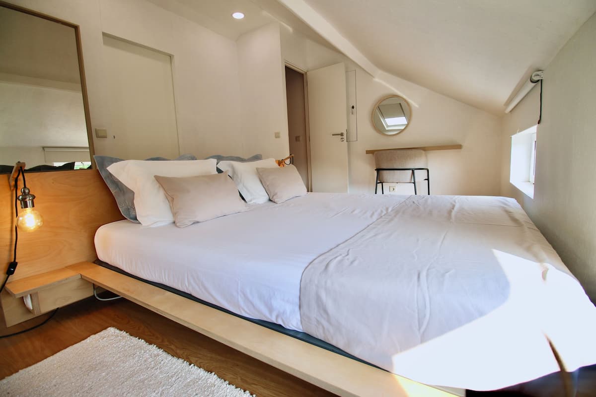 Family House, Garden View | Blackout curtains, iron/ironing board, free WiFi