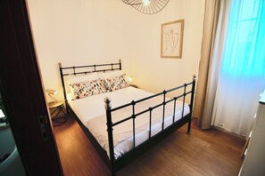 Family House, Garden View | Blackout curtains, iron/ironing board, free WiFi - Desertas Beach and Sport (Costa Nova)