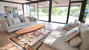 Family House, Garden View | Living area