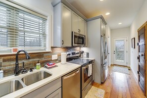 Fridge, microwave, stovetop, dishwasher - Hot Tub + Blue Ridge Mtn Views: Waynesville Home (Waynesville)