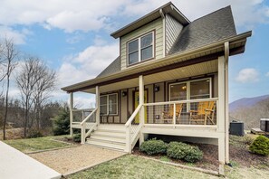 Exterior - Hot Tub + Blue Ridge Mtn Views: Waynesville Home (Waynesville)