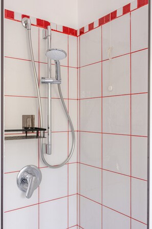 Shower, hair dryer, bidet, towels - By The Lake Motta Avenue - Park and Lake (Desenzano del Garda)