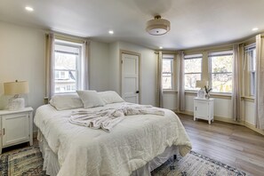 4 chambres, bureau, fer et planche à repasser, accès à Internet