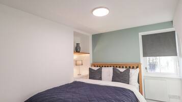 1 Schlafzimmer, individuell dekoriert, individuell eingerichtet
