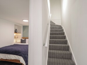 1 bedroom, individually decorated, individually furnished, free WiFi - Wee Flat (Avoch)
