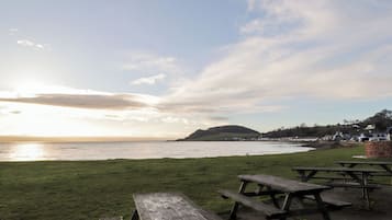 تناول الطعام بالخارج