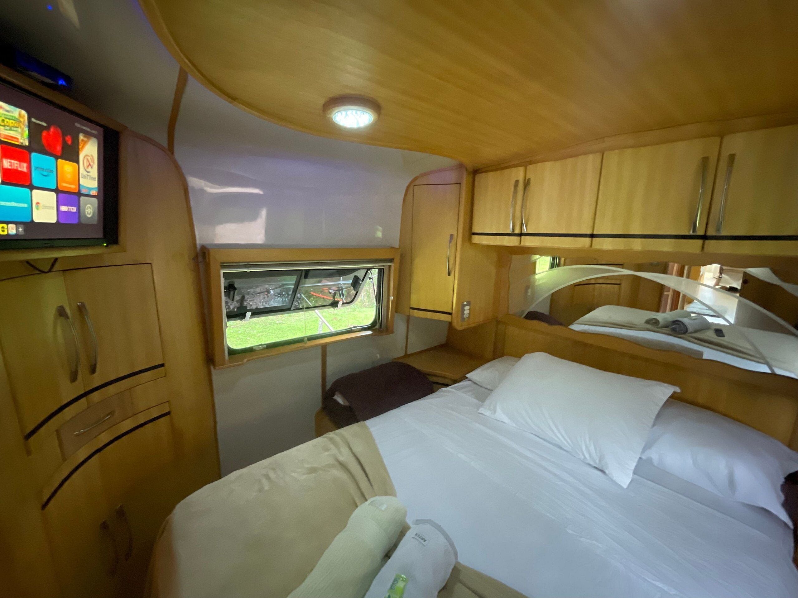 Mobile Home | Free WiFi, bed sheets