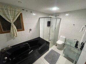 Basic Apartment | Bathroom