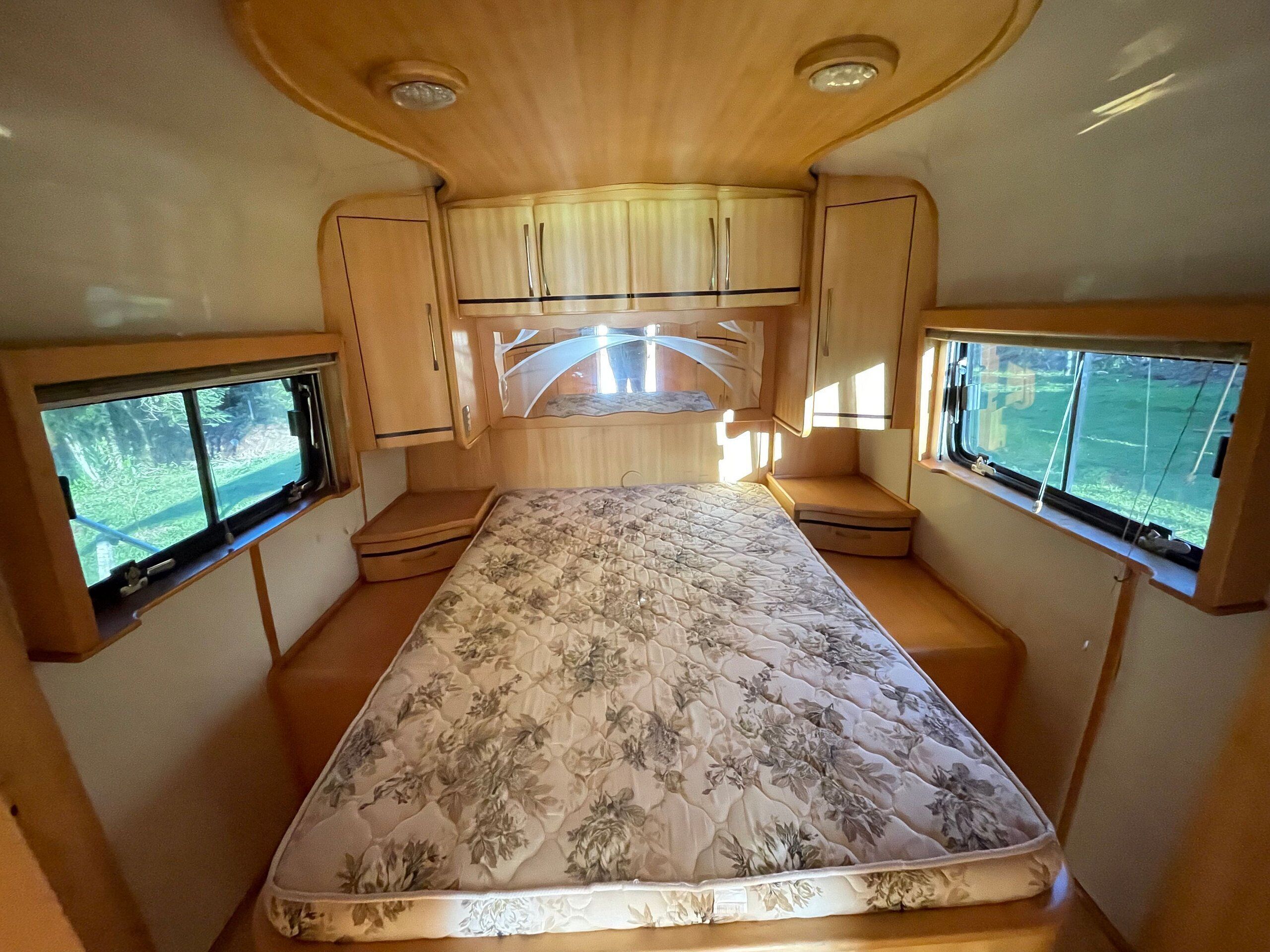 Basic Mobile Home | Free WiFi, bed sheets