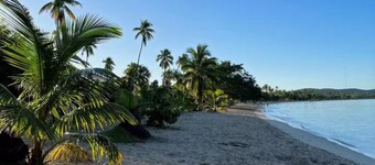 Family Penthouse Combate Beach Access Pool Stunning Views