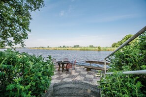 Outdoor dining - Fährhauslodges Natur in Sicht (Norden)