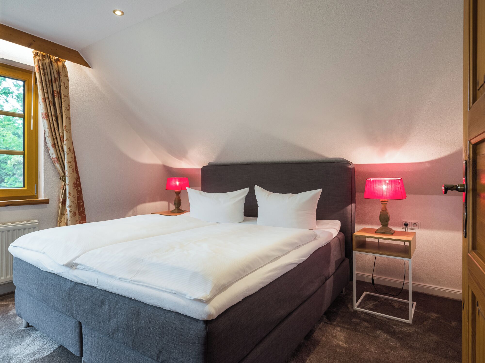 Superior Apartment, Canal View