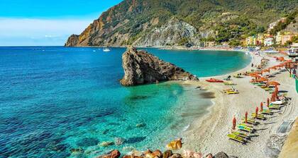 Villa I Poeti by VILLAS RETREATS, 16 pax A/C, BBQ, Large pool near Cinque Terre