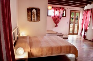 1 bedroom, WiFi, bed sheets - Casa 'Hibisco' with Dreamy Garden – A Stylish Retreat for Peace, Nature & Enjoyment (Uga)