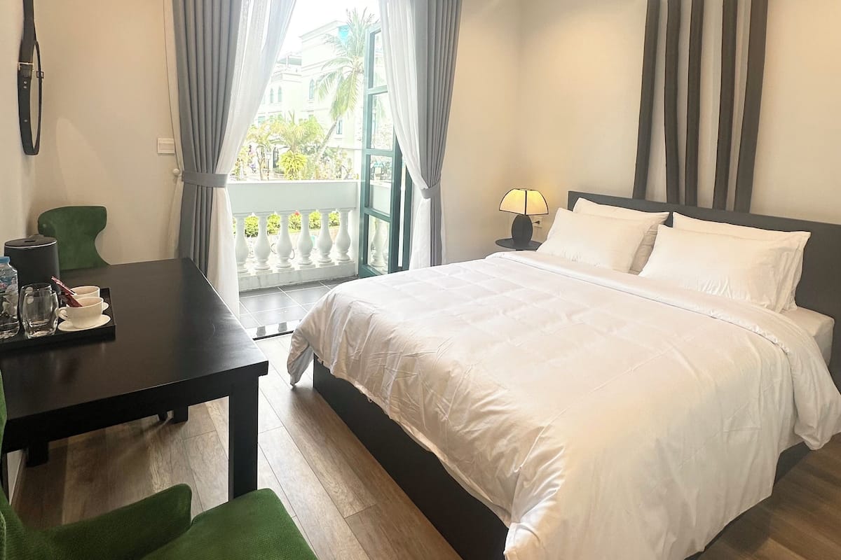 Basic Double Room, City View | Desk, laptop workspace, blackout drapes, free WiFi