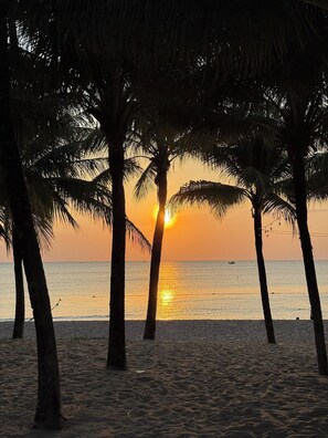 On the beach, beach bar - MK Hotel Phu Quoc (Phu Quoc)
