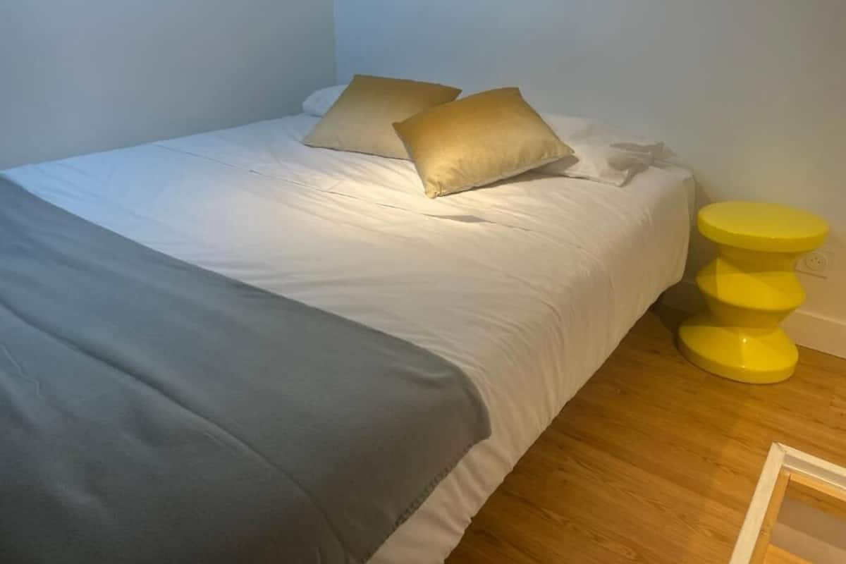 Studio, Patio | Soundproofing, free WiFi, bed sheets