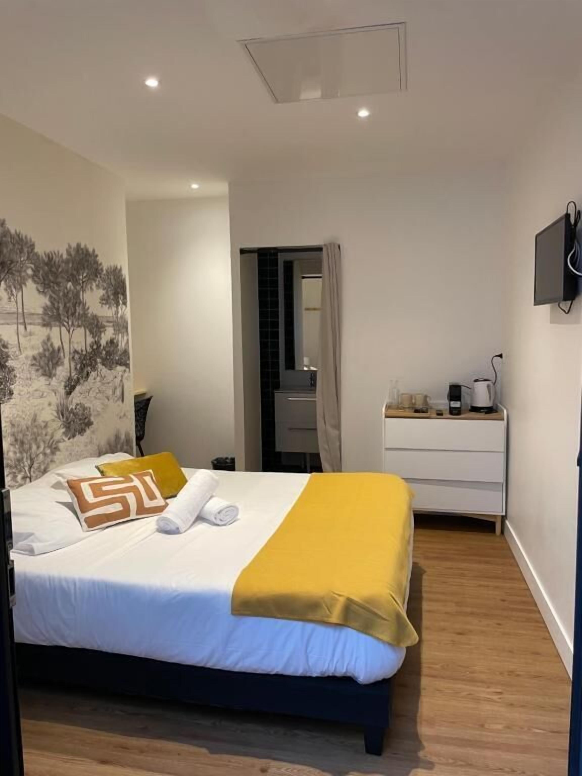 Tweepersoonskamer, terras, uitzicht op de binnenplaats