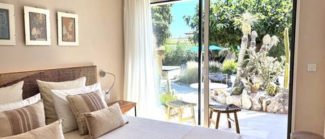 Signature-Doppelzimmer, mit Bad, Poolblick