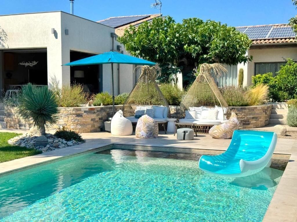 Double Room, 1 King Bed, Private Bathroom, Pool View | Pool | Seasonal outdoor pool, open 9:00 AM to 8:00 PM, pool umbrellas