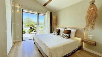 Memory-foam beds, in-room safe, individually decorated