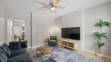 Téléviseur, bureau