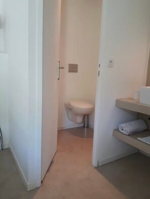 Douche, serviettes fournies