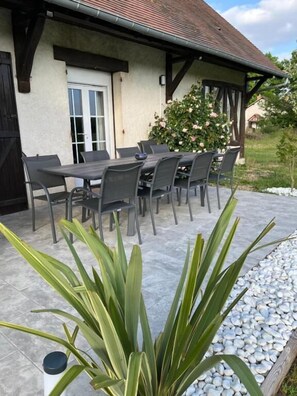 Tempat makan outdoor