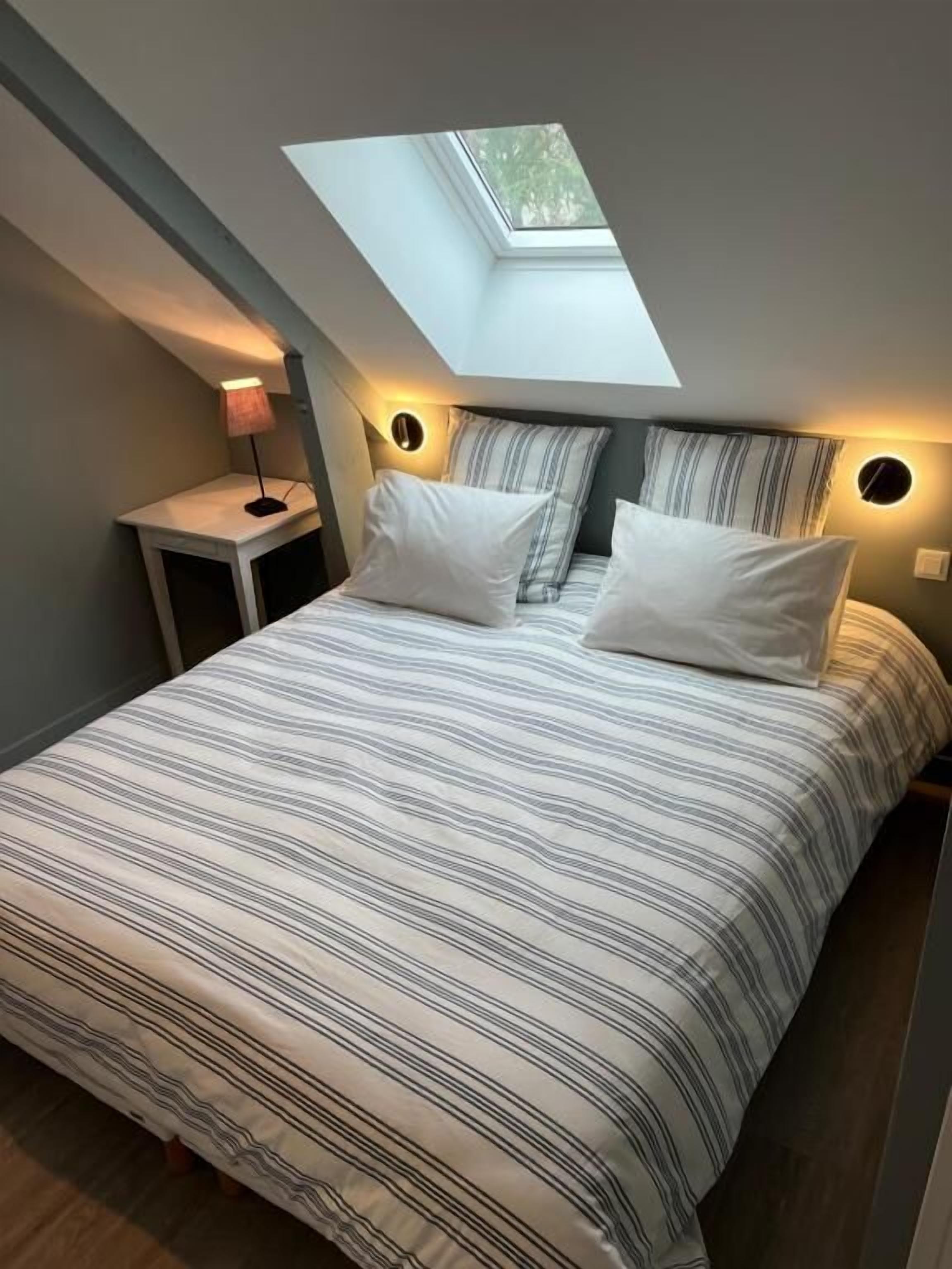 Dobbeltrom – standard, privat bad, hageutsikt | Blendingsgardiner, lydisolert og wi-fi (inkludert)