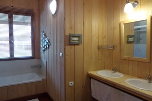 Douche, serviettes fournies